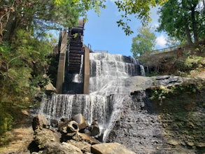 Dunns Falls Trail