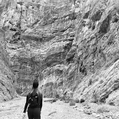 Hike Mosaic Canyon, Death Valley