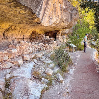 Hike the Island Trail, Walnut Canyon