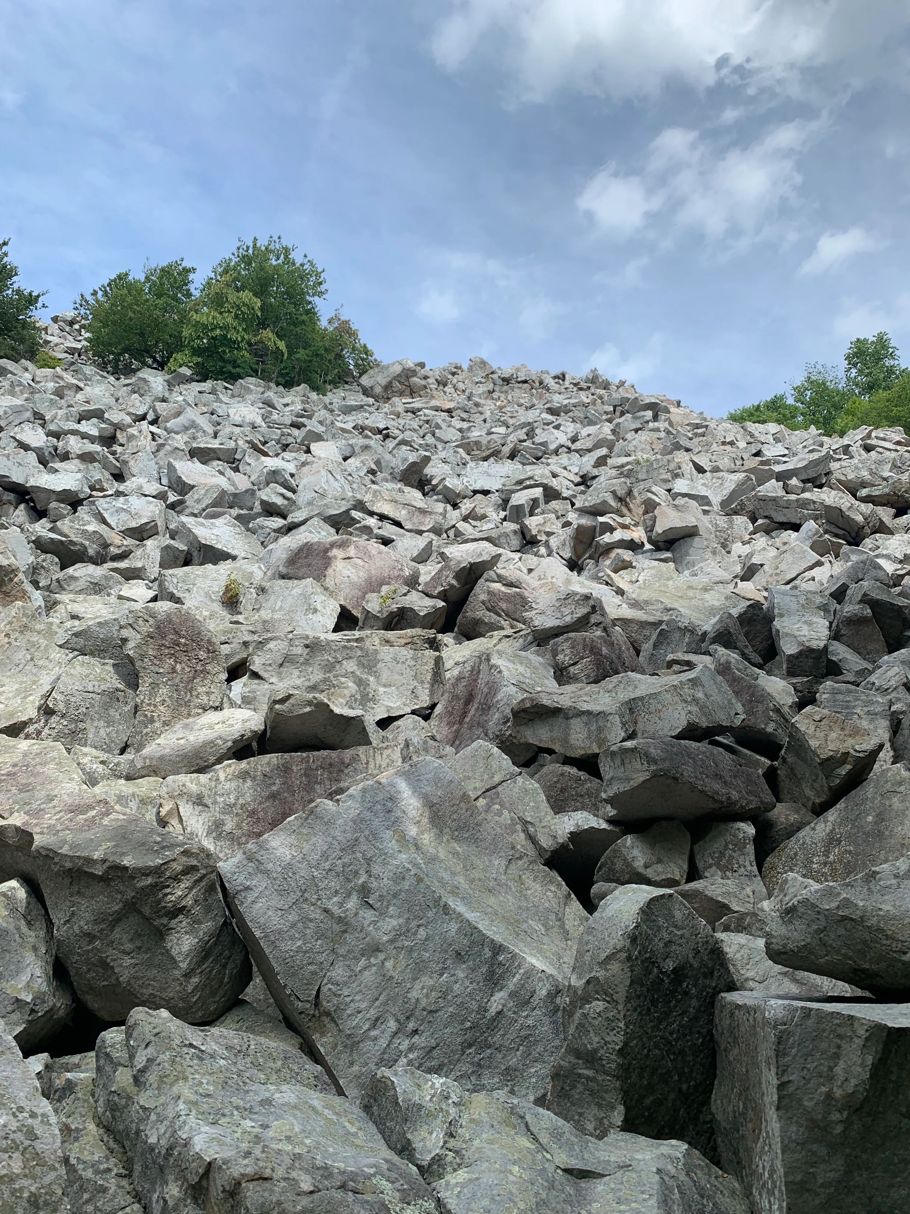 Hike Devil's Marbleyard 