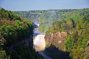 Inspiration Point and Lower Falls via Gorge Trail