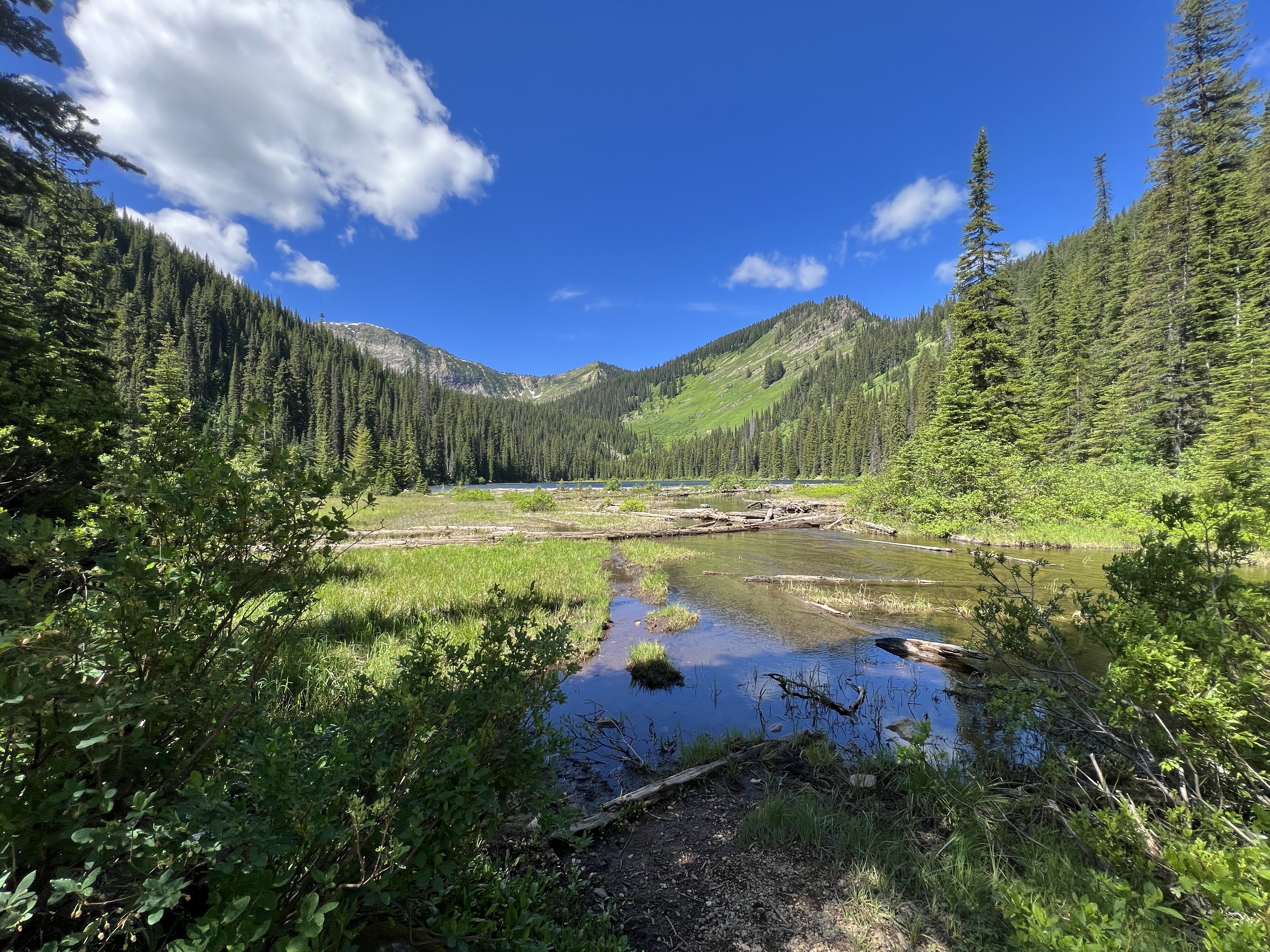 Diamond Lake and Cliff Lake Trail