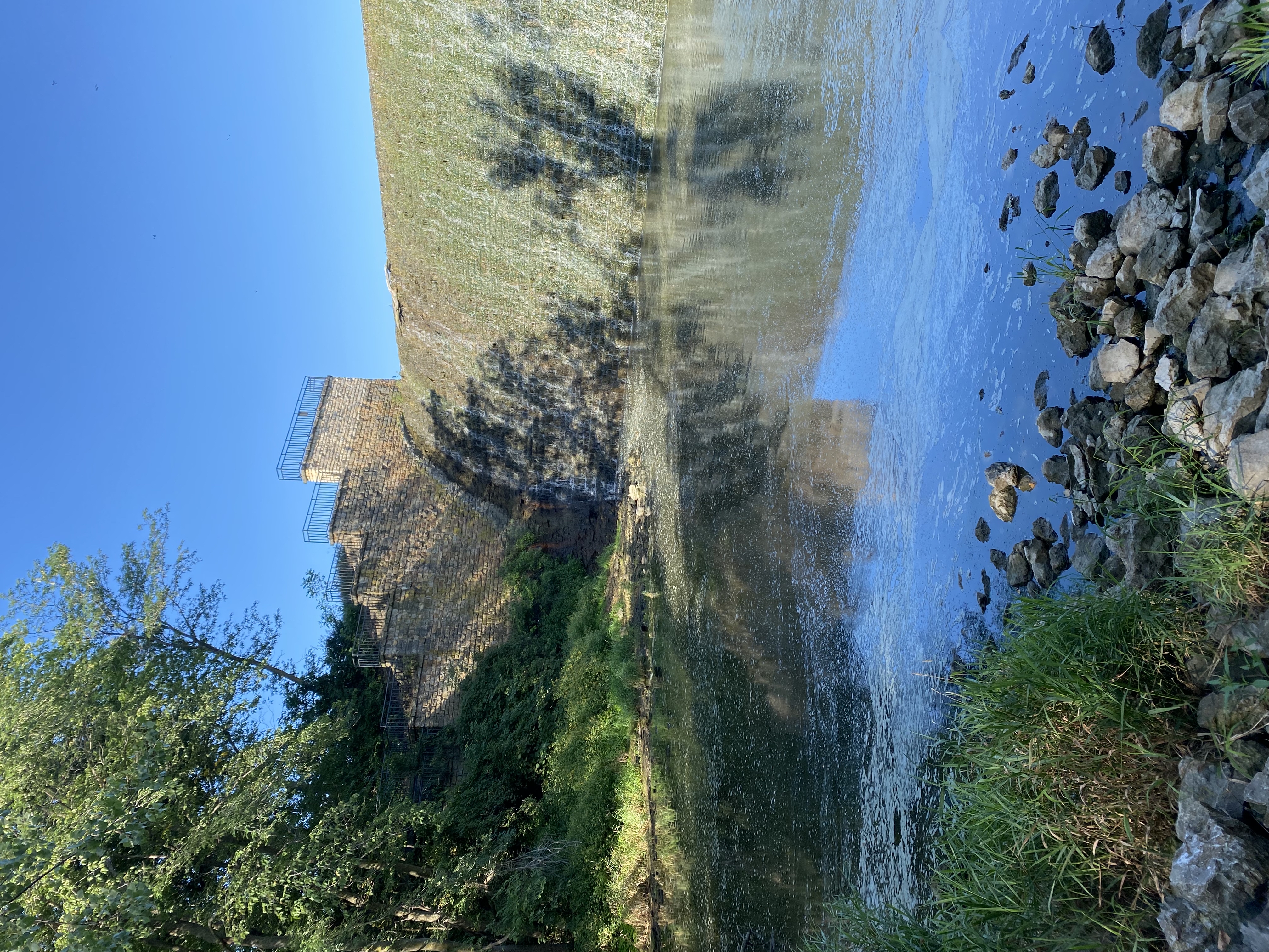Hike Beeds Lake Trail