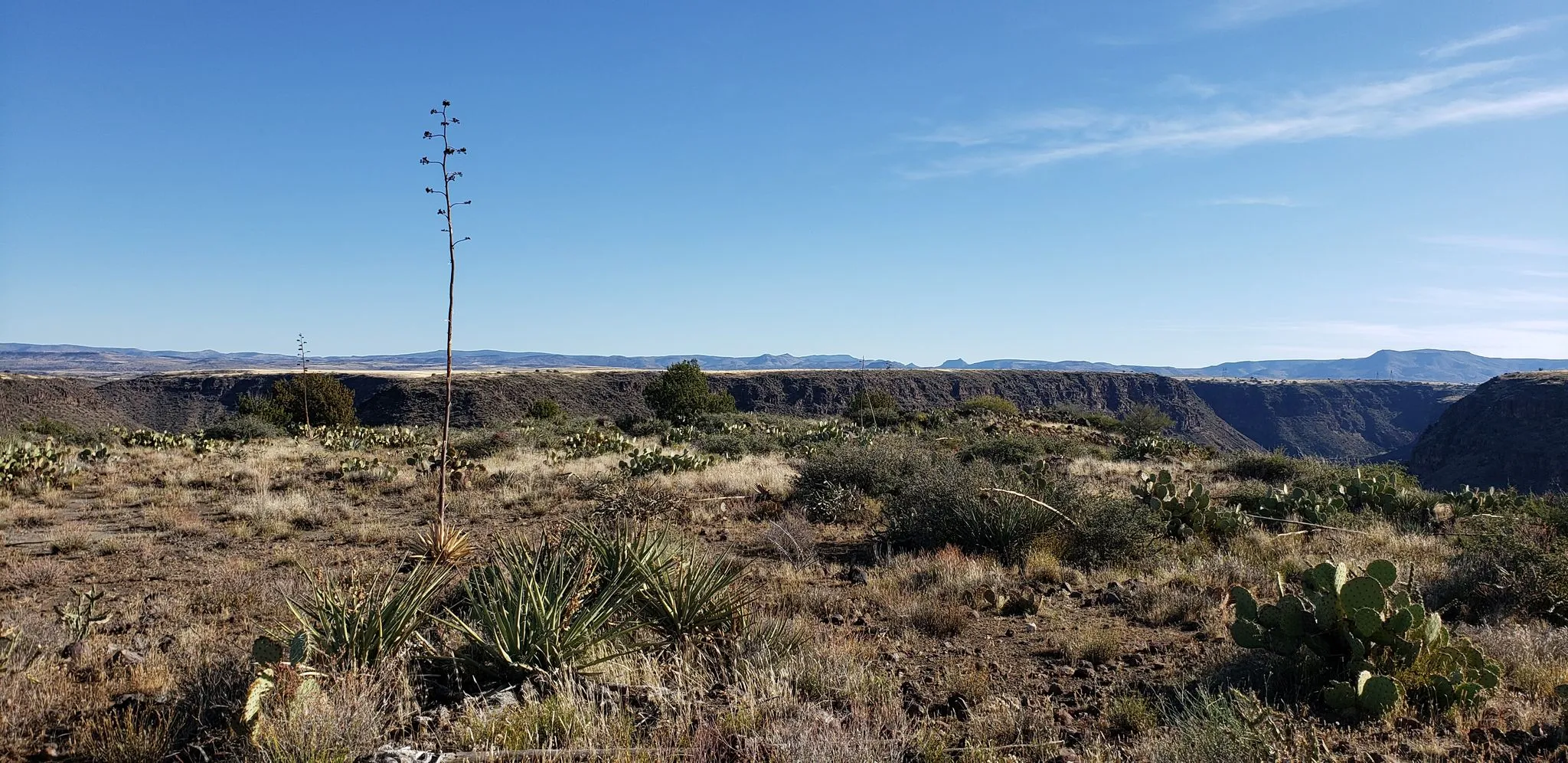 Richinbar Mine and Pueblo Trail