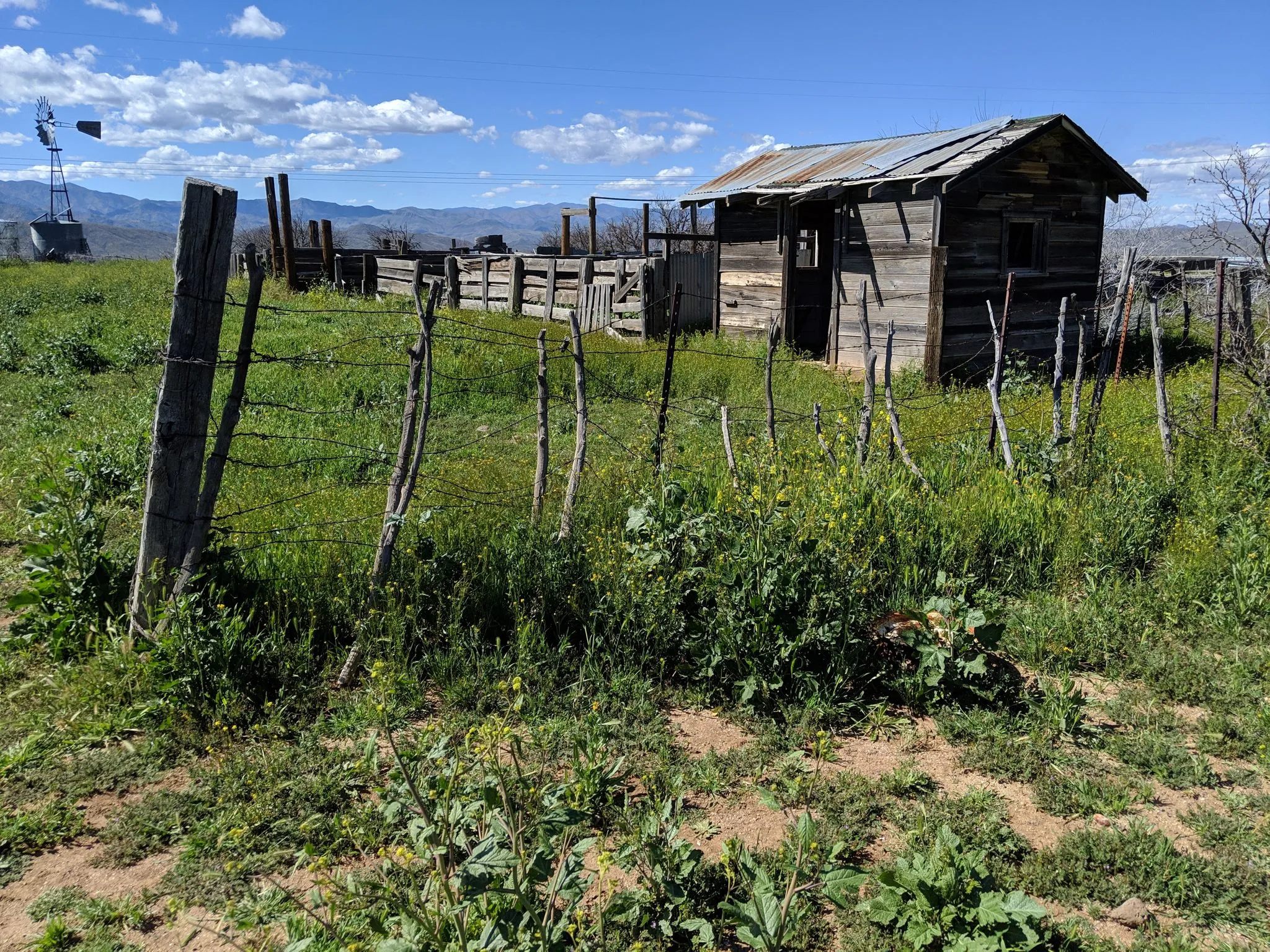 Richinbar Mine and Pueblo Trail