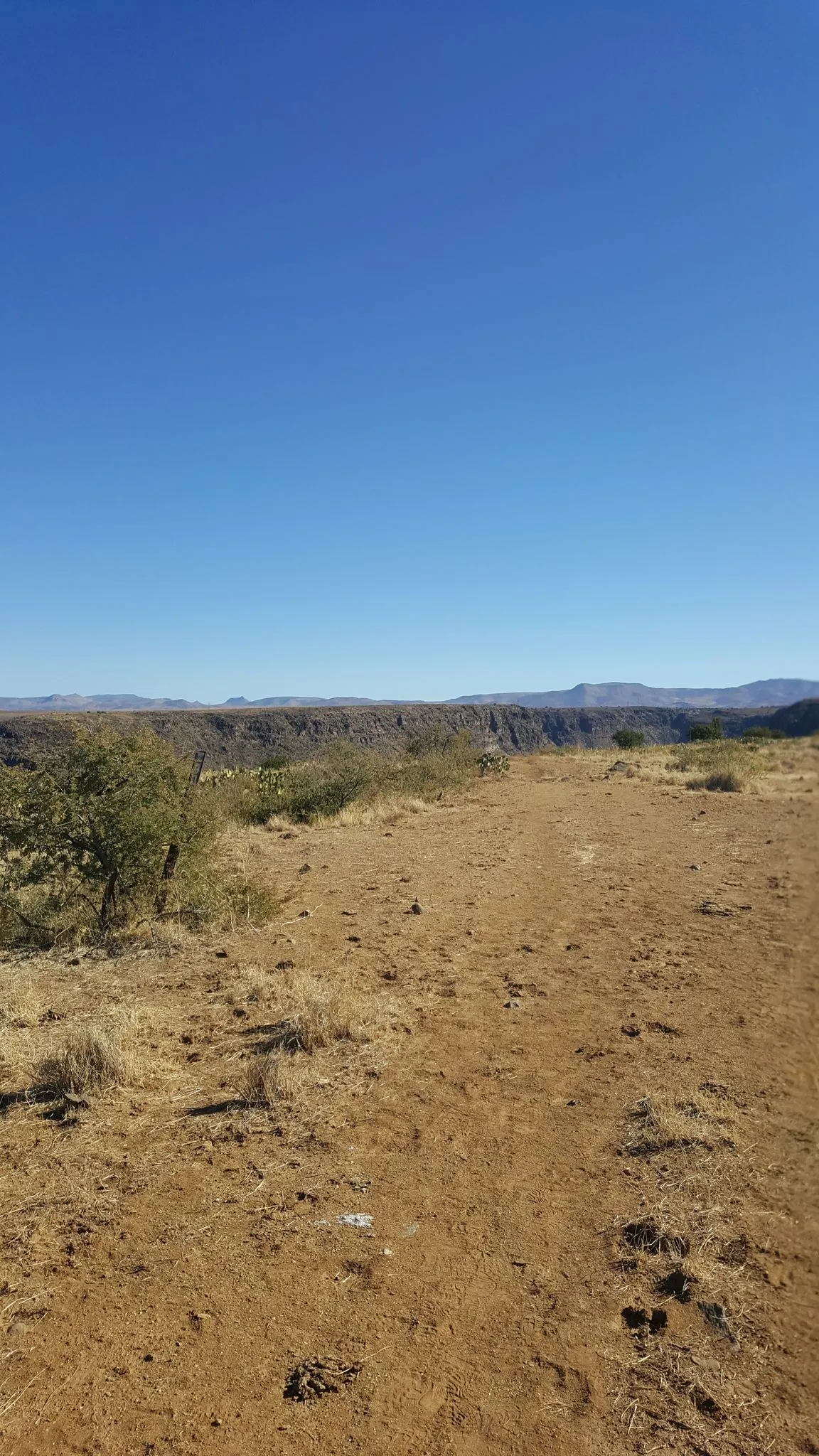 Richinbar Mine and Pueblo Trail