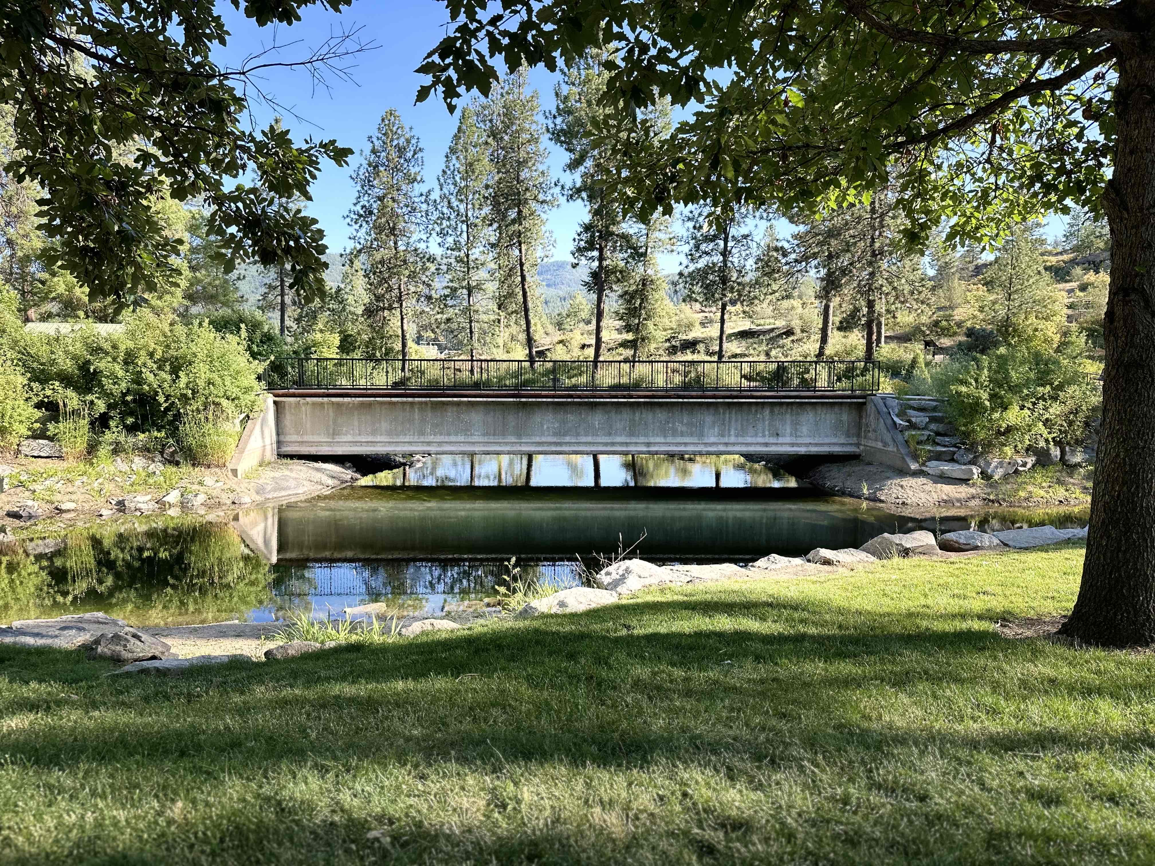 Falls Park Overlook Trail