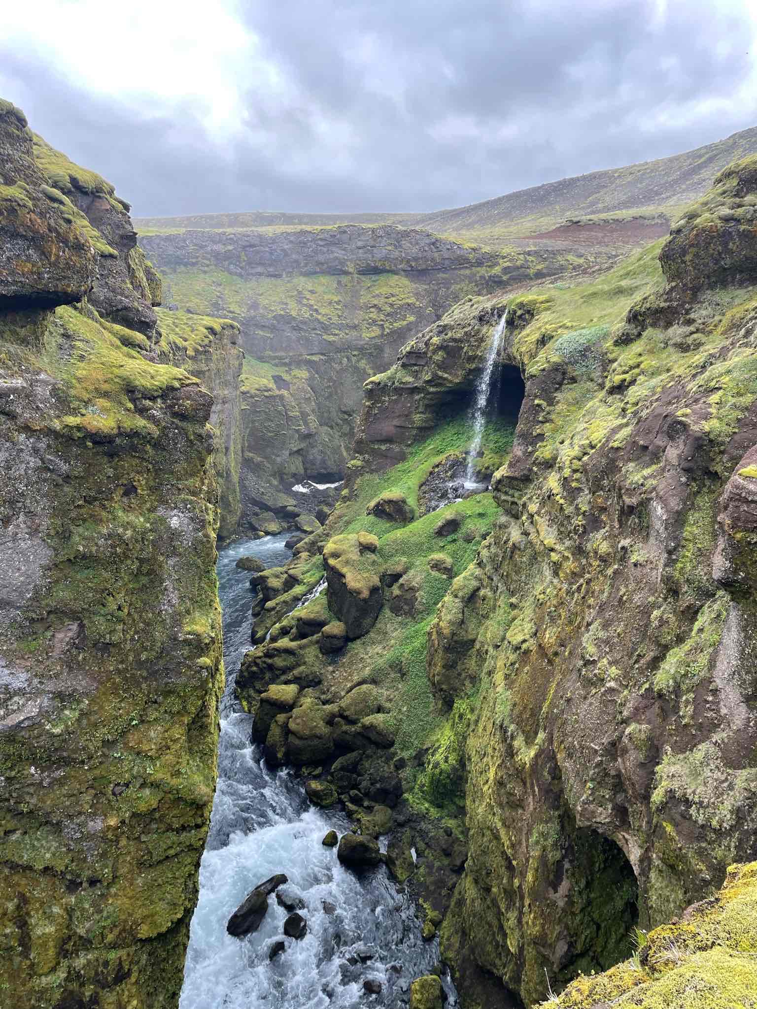 Explore Gluggafoss