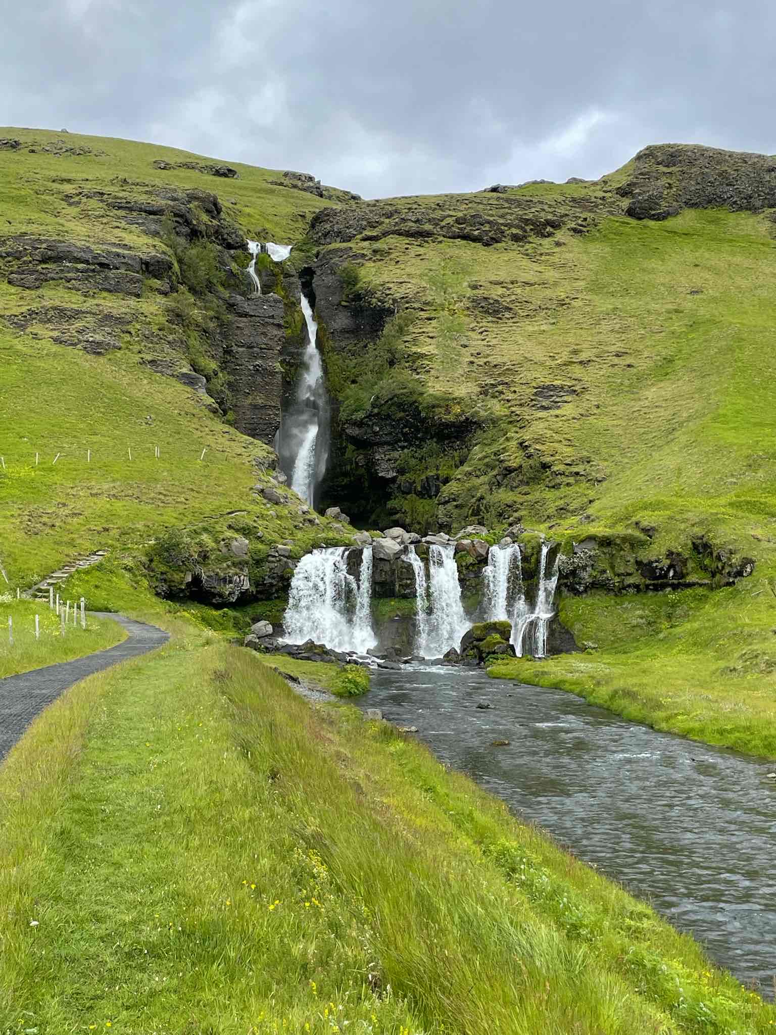 Explore Gluggafoss