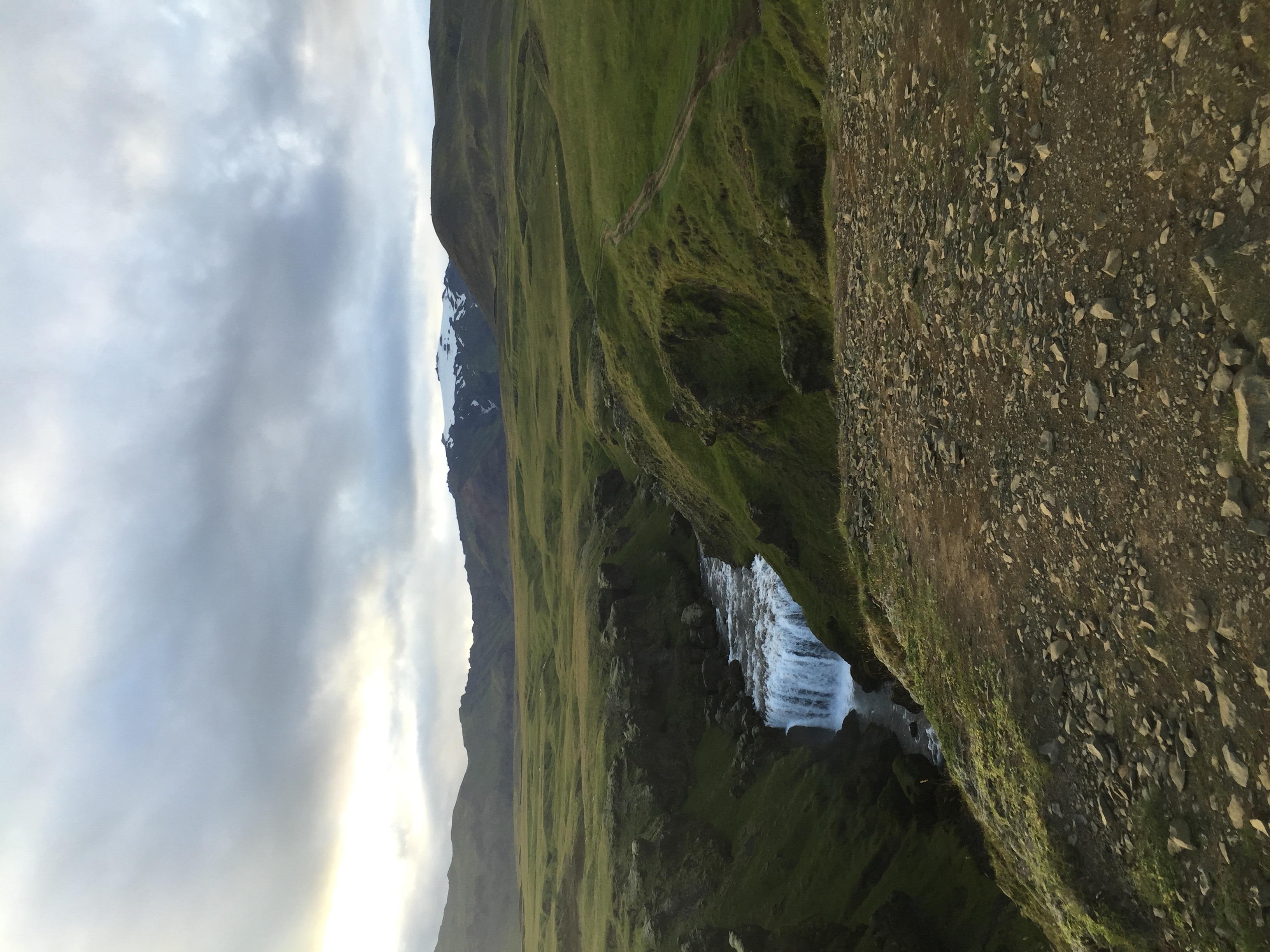 Hike Fimmvörðuháls Pass