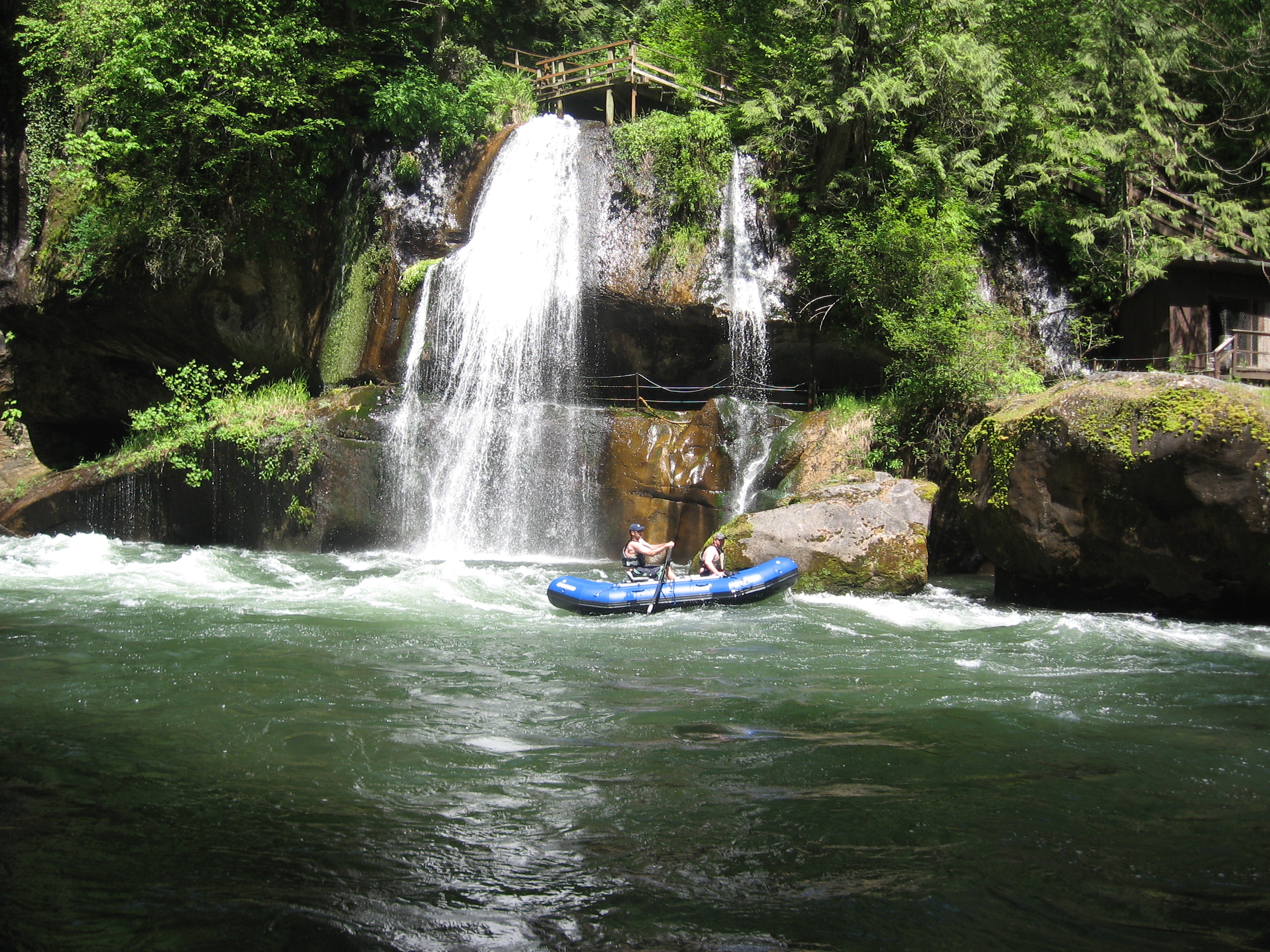 Whitewater Raft the Green River Ravensdale, Washington