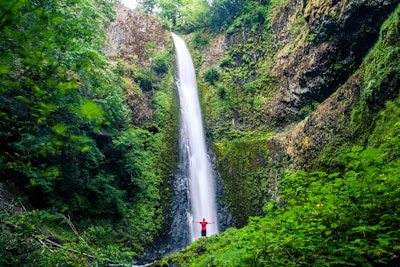 Hike to Tunnel Falls, Eagle Creek Trailhead