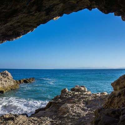Hike to Terranea Beach Sea Caves
