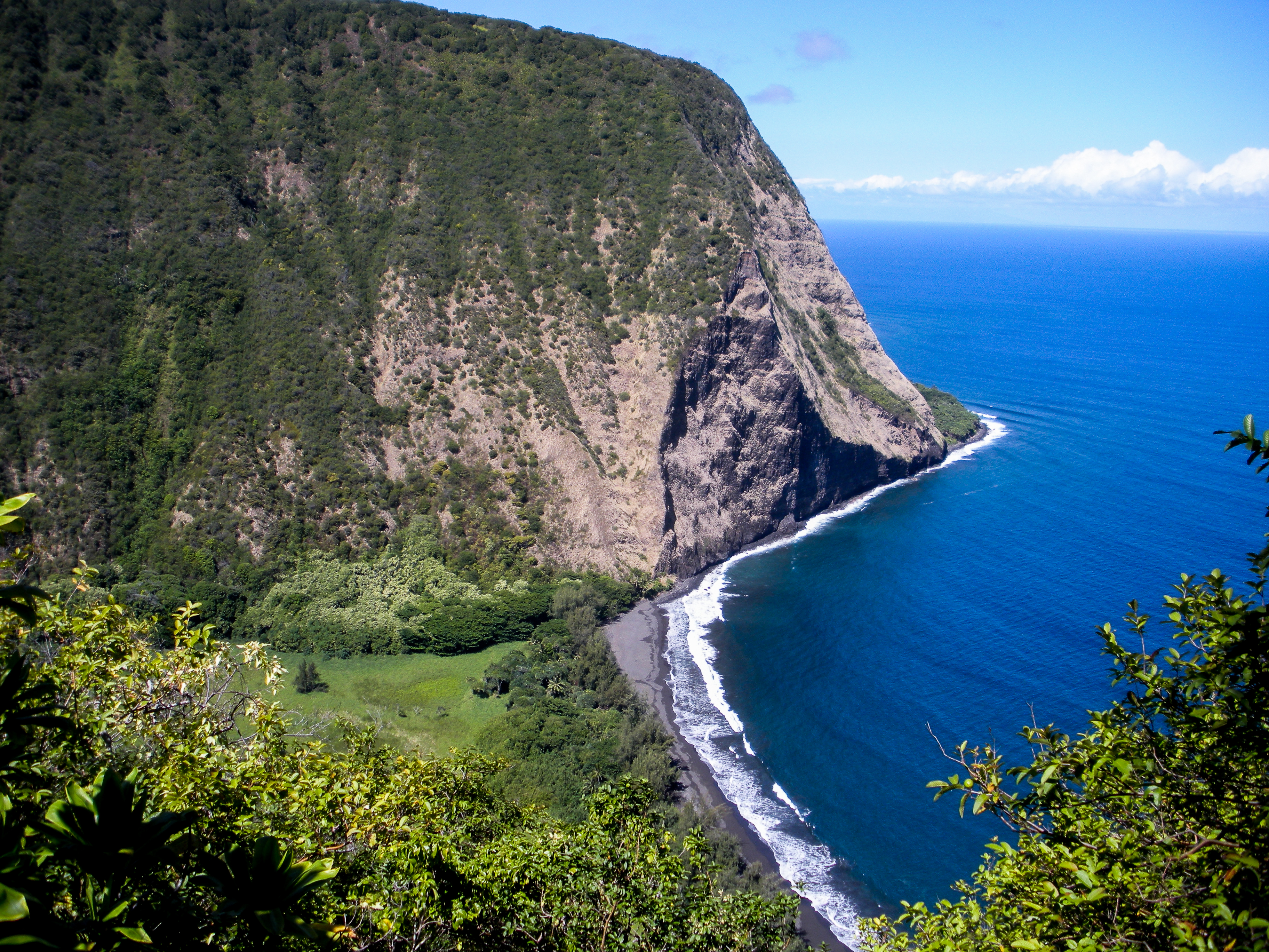 Waimanu Valley via Waipi'o Trail