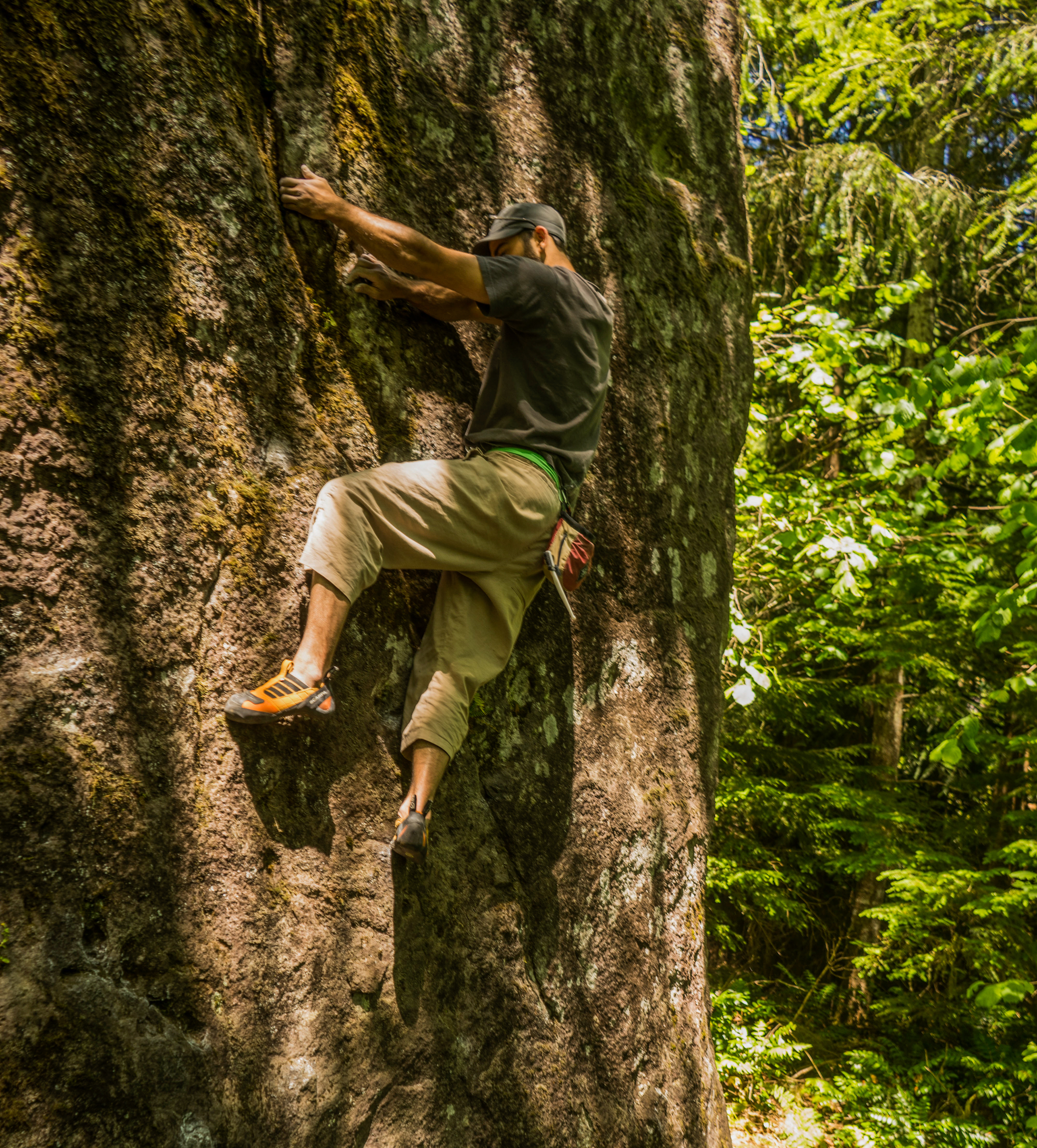 Bouldering on the Siren