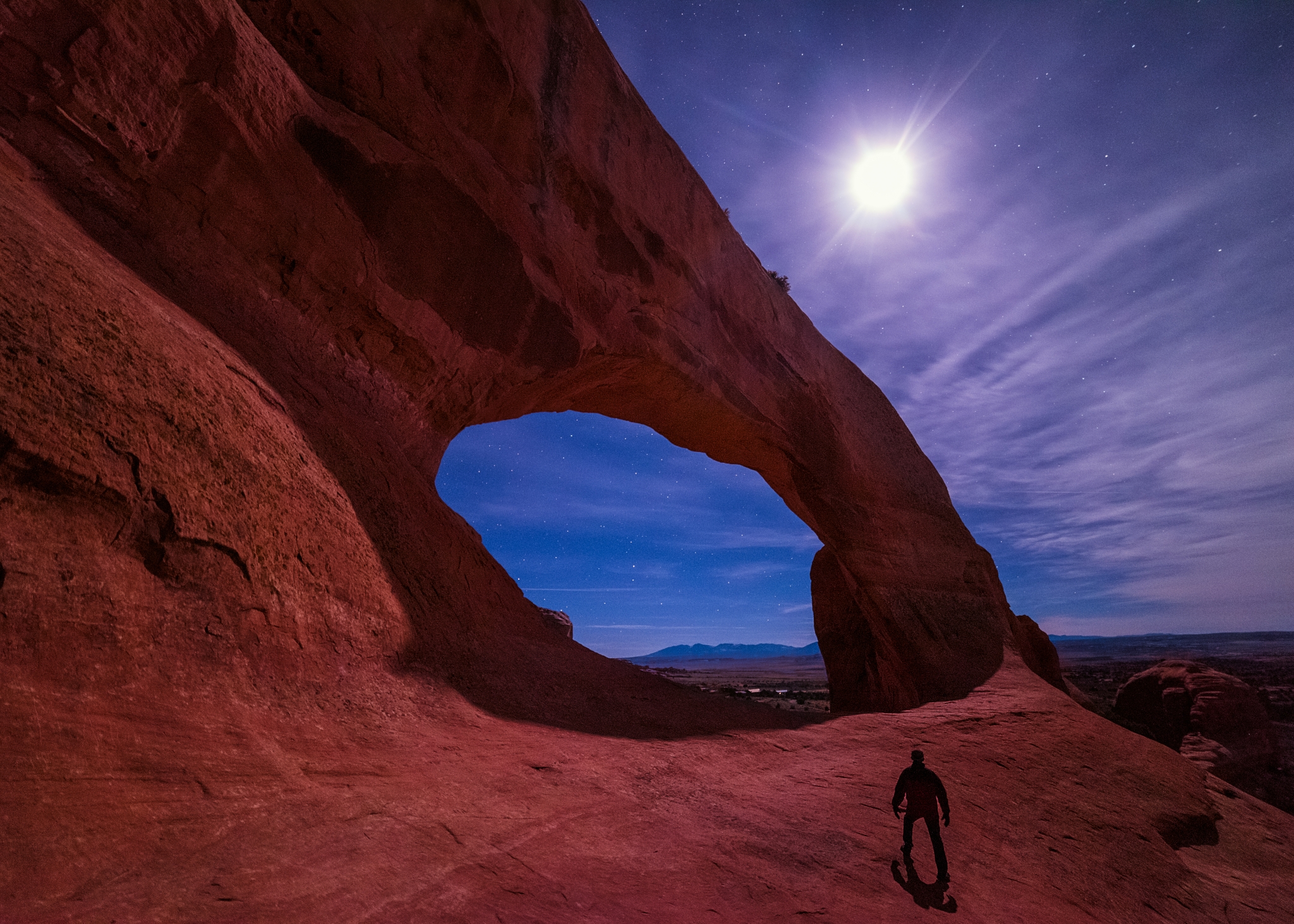 Hiking to Wilson Arch