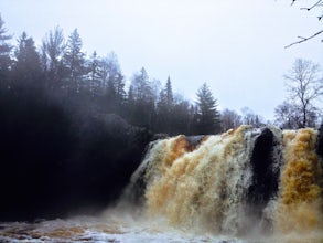 Hike to Big and Little Manitou Falls in Pattison State Park 