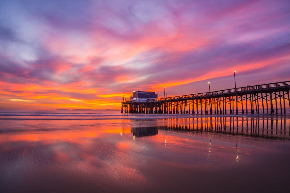 Catch A Sunset At Newport Pier Newport Beach California