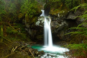 Hike Lazy Bear Falls