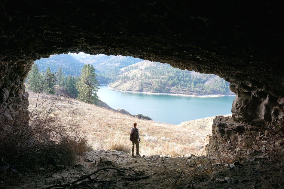 Hike to Hawk Creek Cave, Davenport, Washington