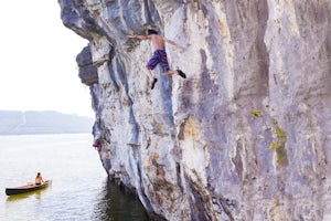 Climb Lake Nickajack