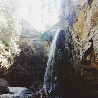 Hike to Canyon Falls