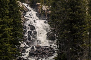 Hike to Hidden Falls, WY