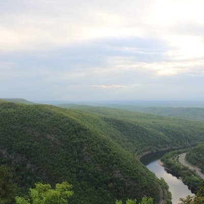 Hike Mount Tammany's Red Dot and Blue Dot Loop
