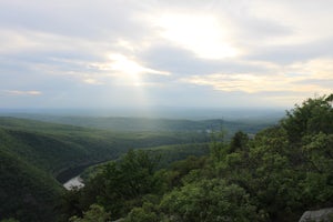 Hike Mount Tammany's Red Dot and Blue Dot Loop