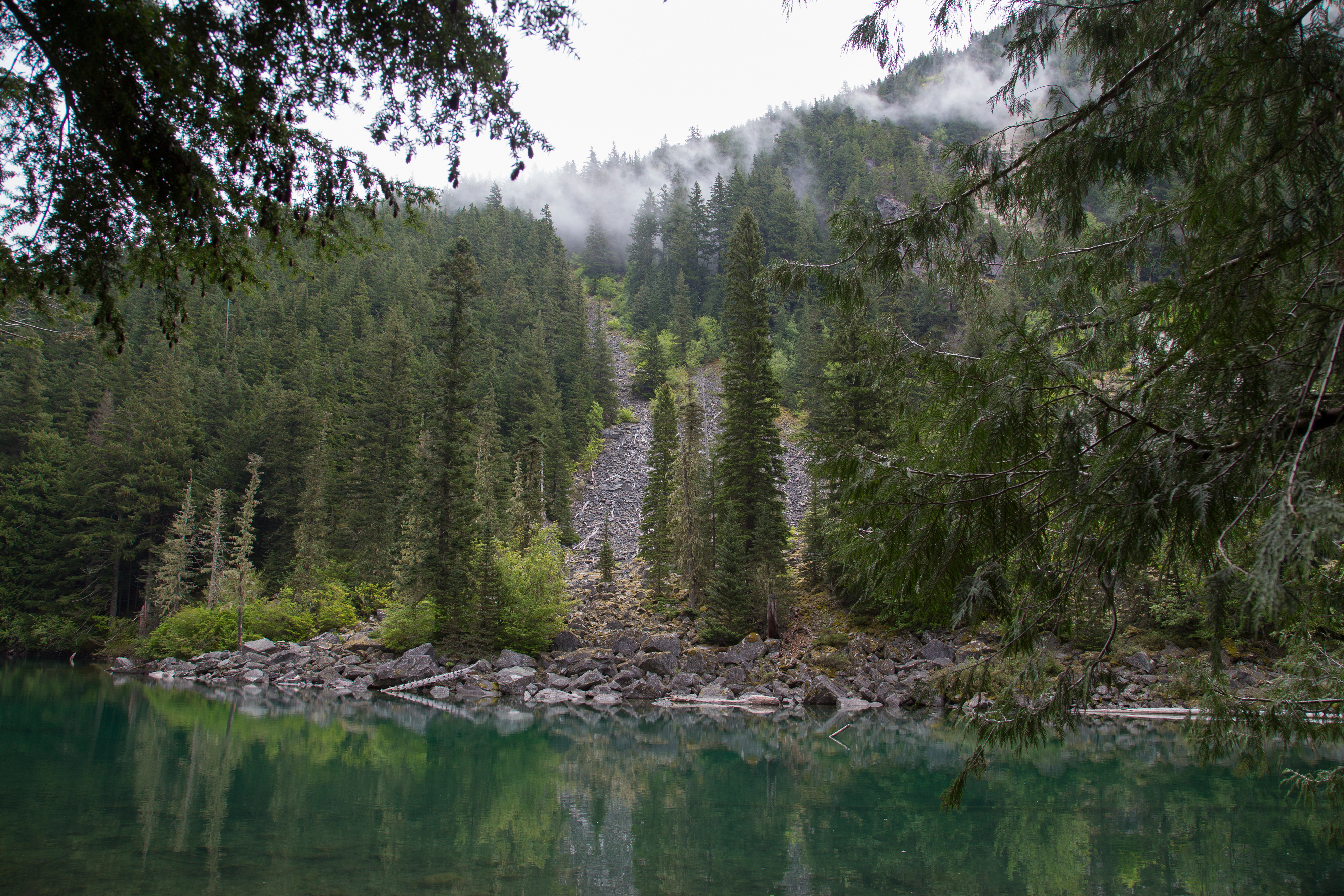 Hike to Lindeman & Greendrop Lakes
