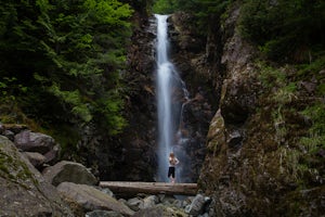 Hike to Norvan Falls