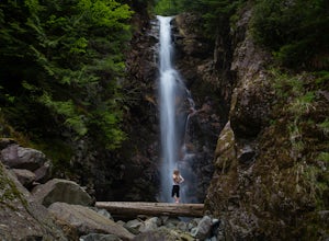 Hike to Norvan Falls