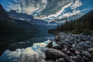 5 Picturesque Canadian Lakes Not Named "Moraine"