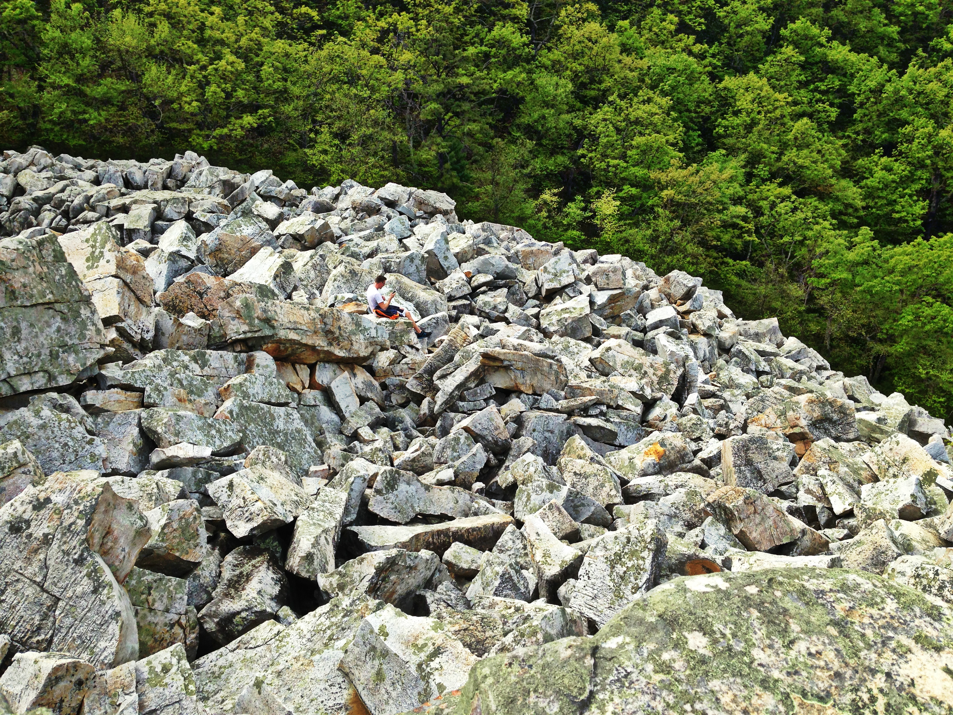 Hike Devil's Marbleyard 