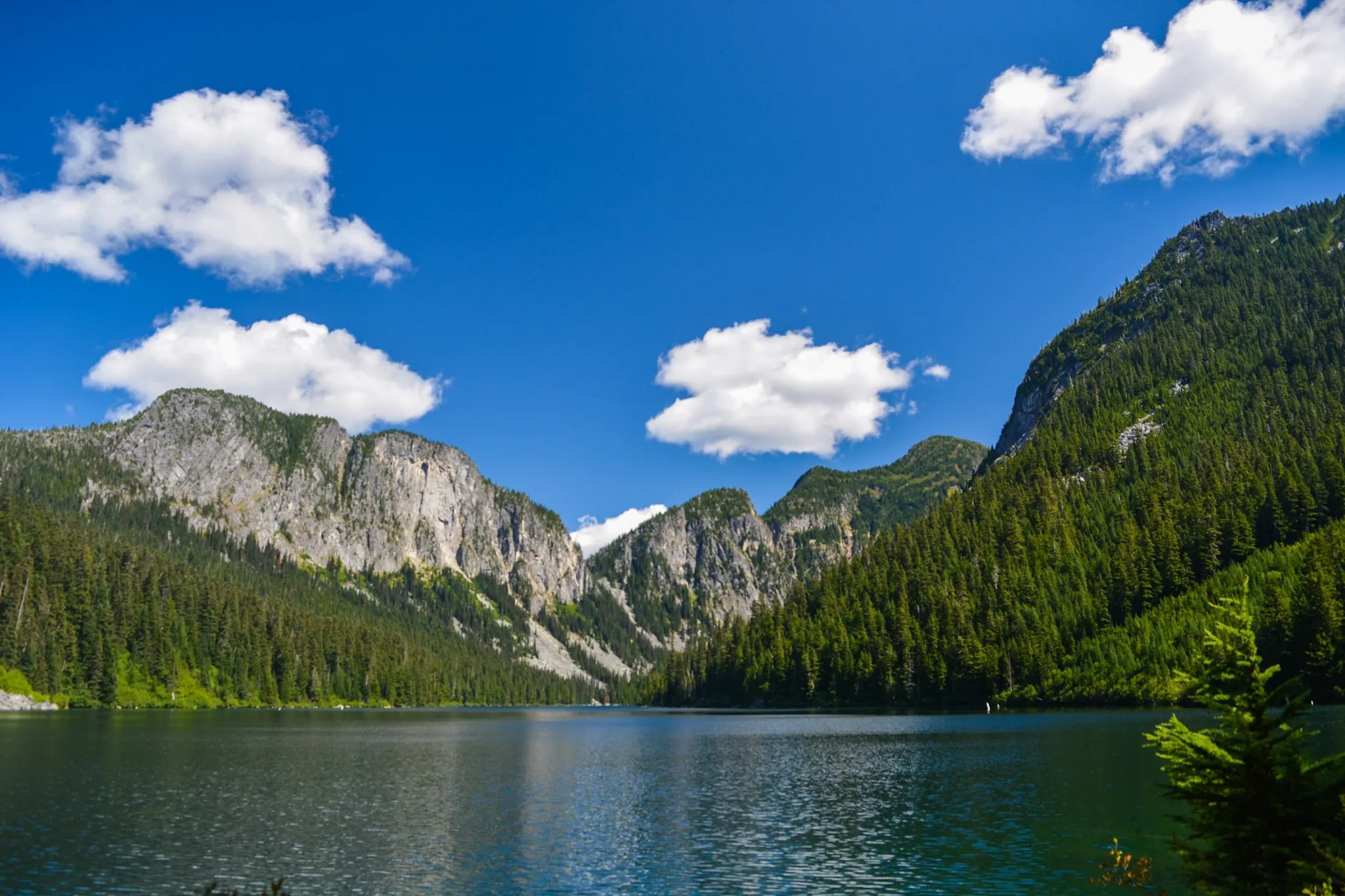 Hike to Eaton Lake