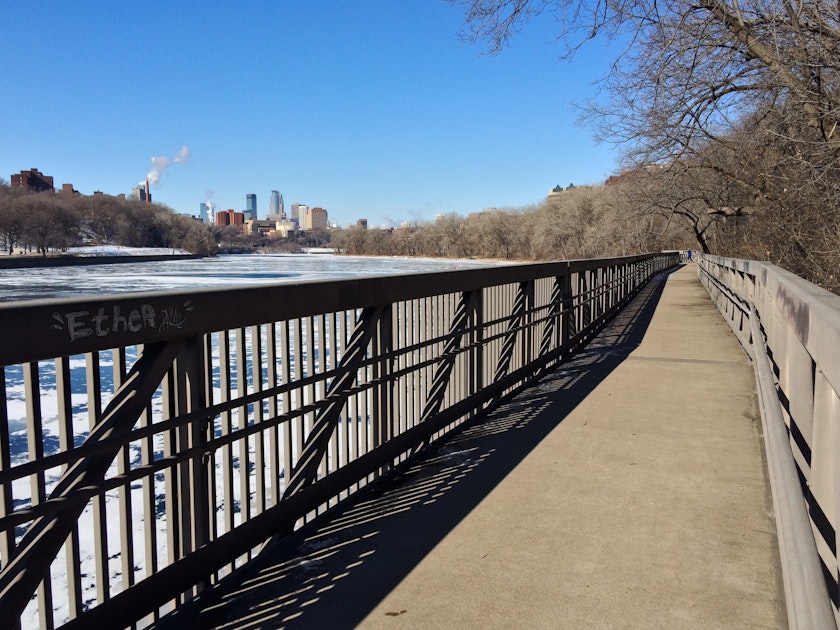 Run Along the Mississippi River Flats, Minneapolis, Minnesota