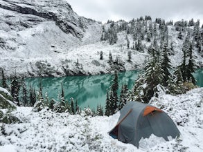 Winter Backpack to Jade Lake