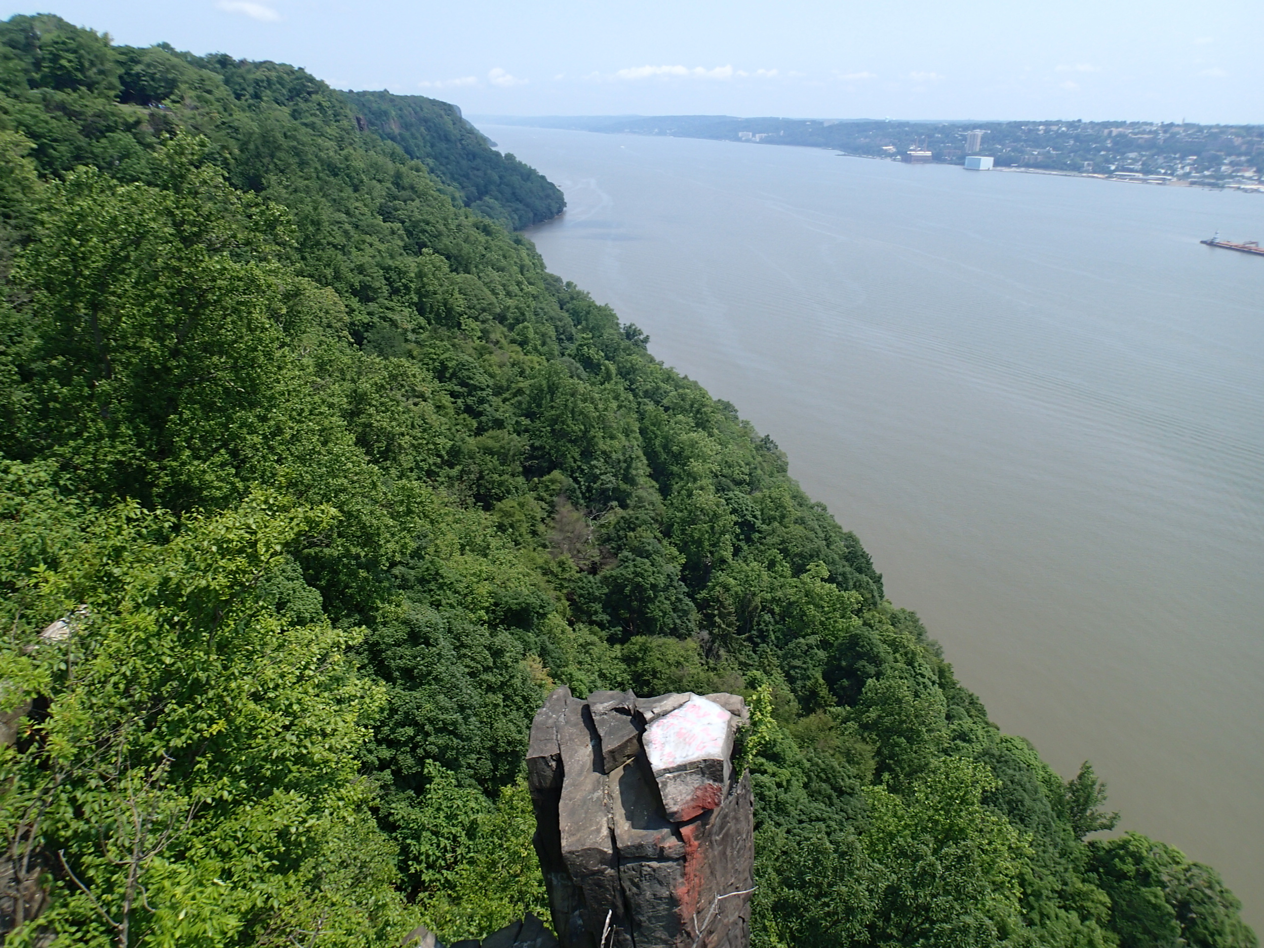 Hike to Huyler's Landing/ Closter Dock Loop, Closter, New Jersey