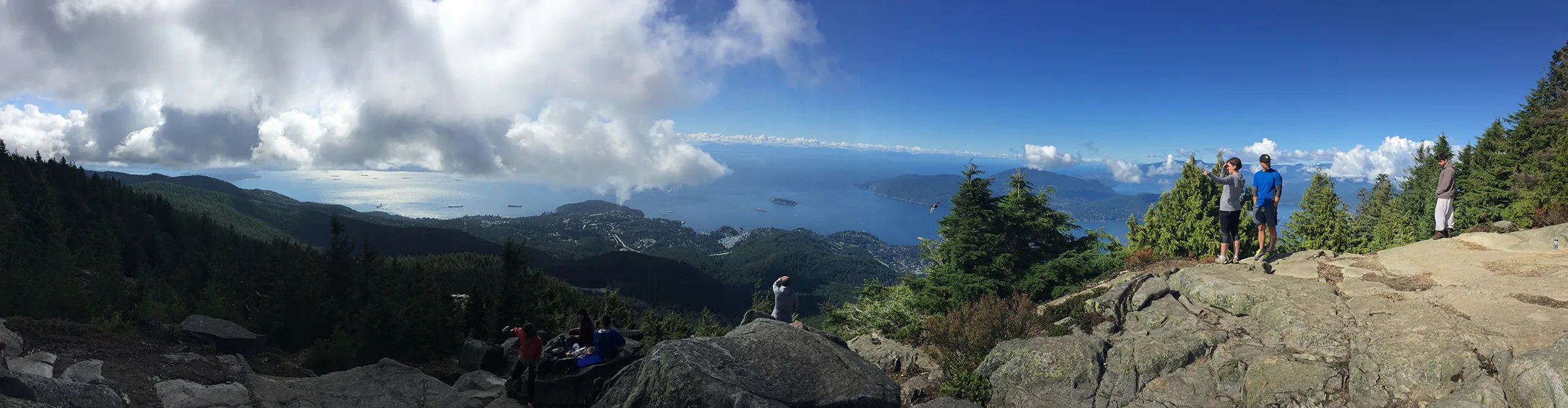 Hike to Eagles Bluff 
