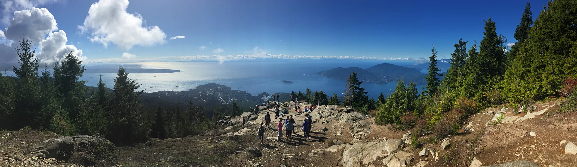 Hike to Eagles Bluff 