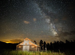 Photograph the Night Sky Over Trail Ridge Road