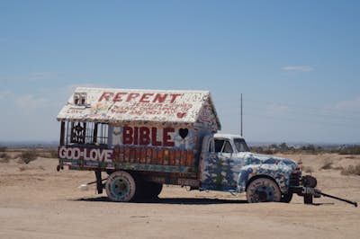 Driving to Salvation Mountain