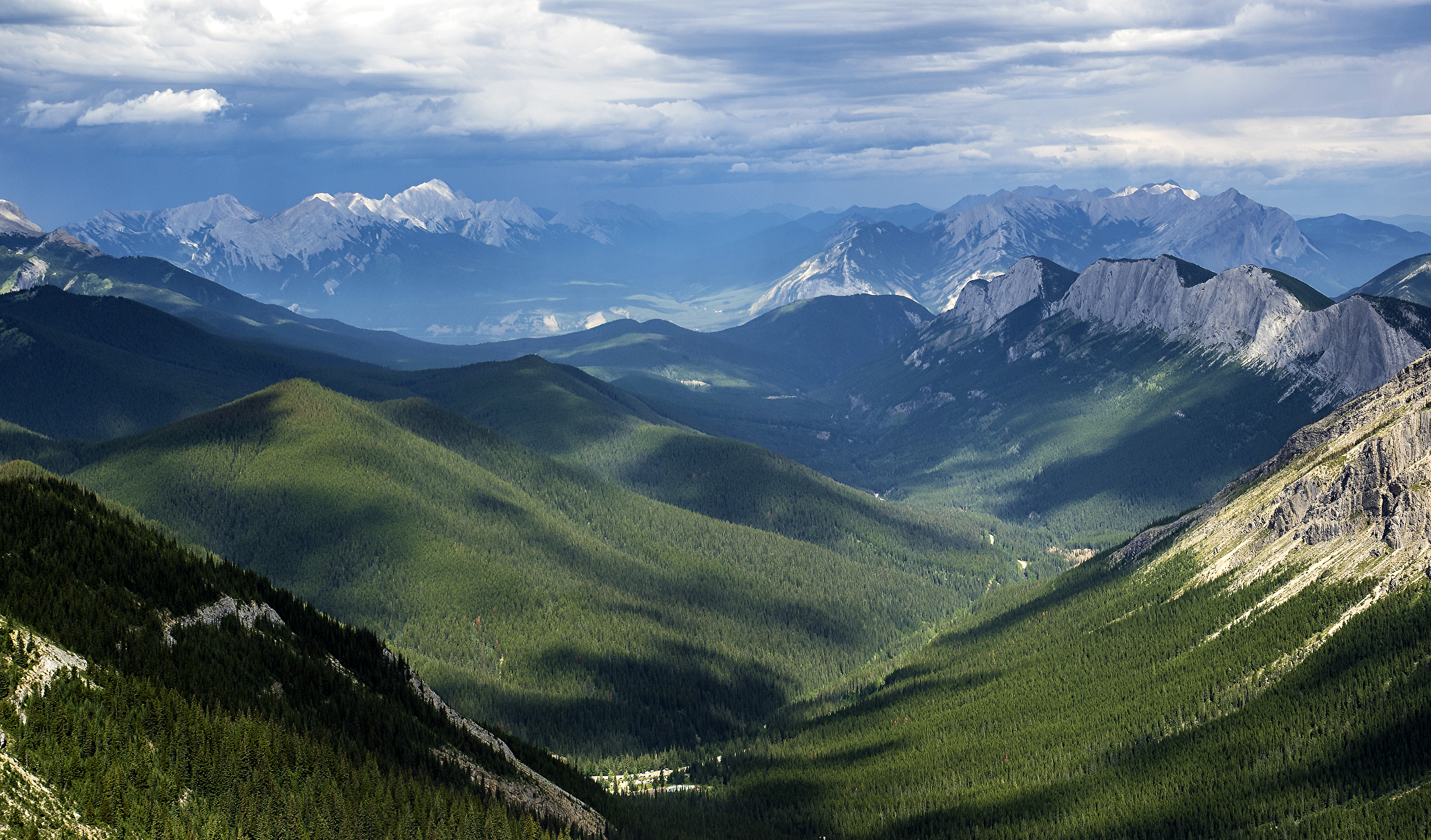 Hike the Sulphur Skyline Trail