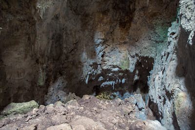 Climb into the Terciopelo Cave
