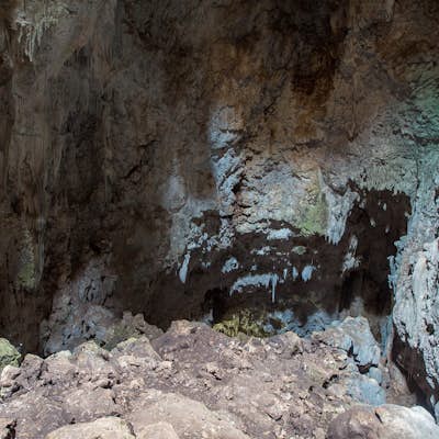 Climb into the Terciopelo Cave