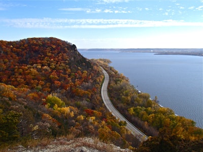 Hike to the Top of Maiden Rock Bluff, Maiden Rock Bluff Parking Area