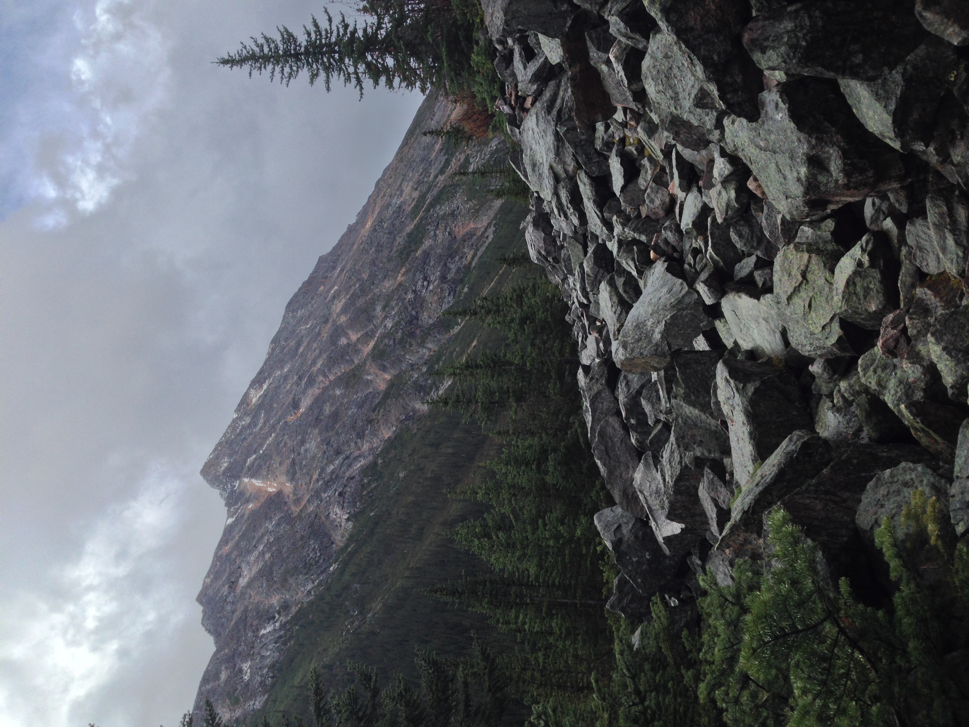 Hike to Geraldine Lakes