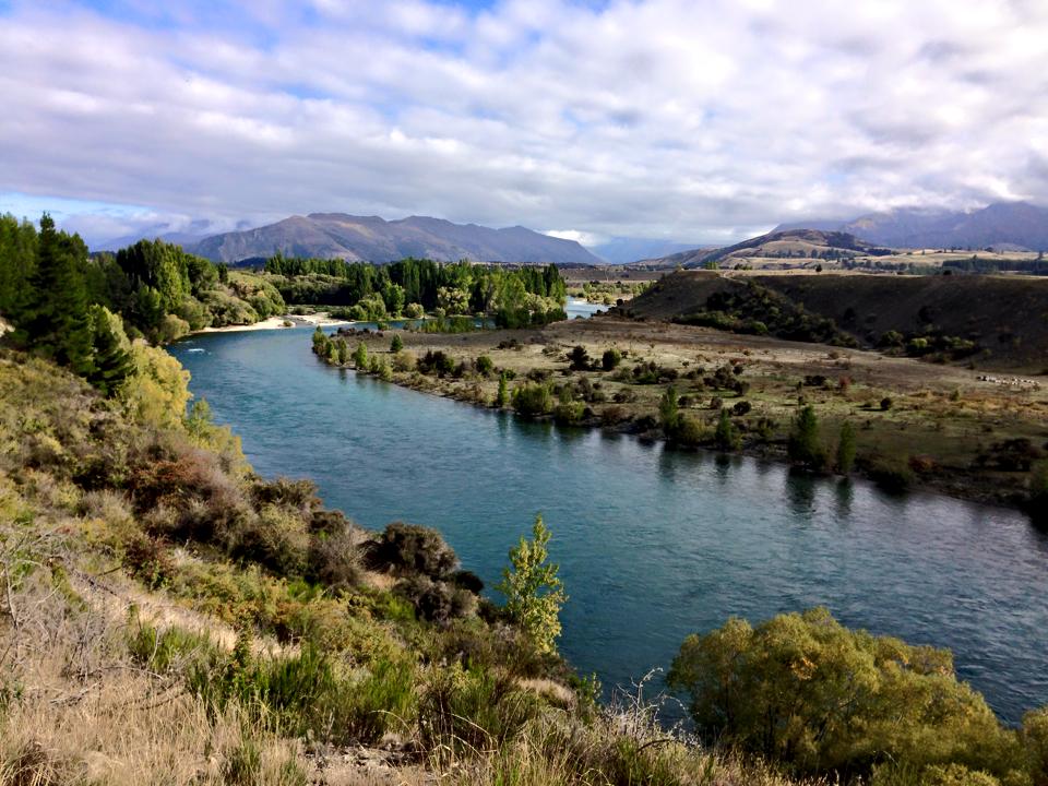Bike along the Clutha River