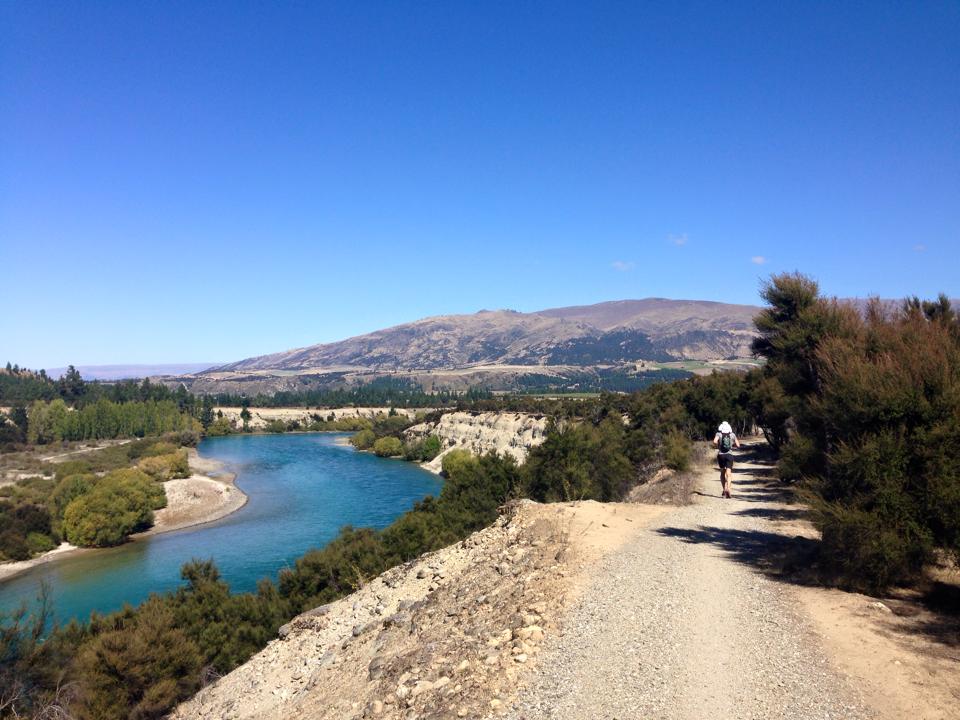 Bike along the Clutha River
