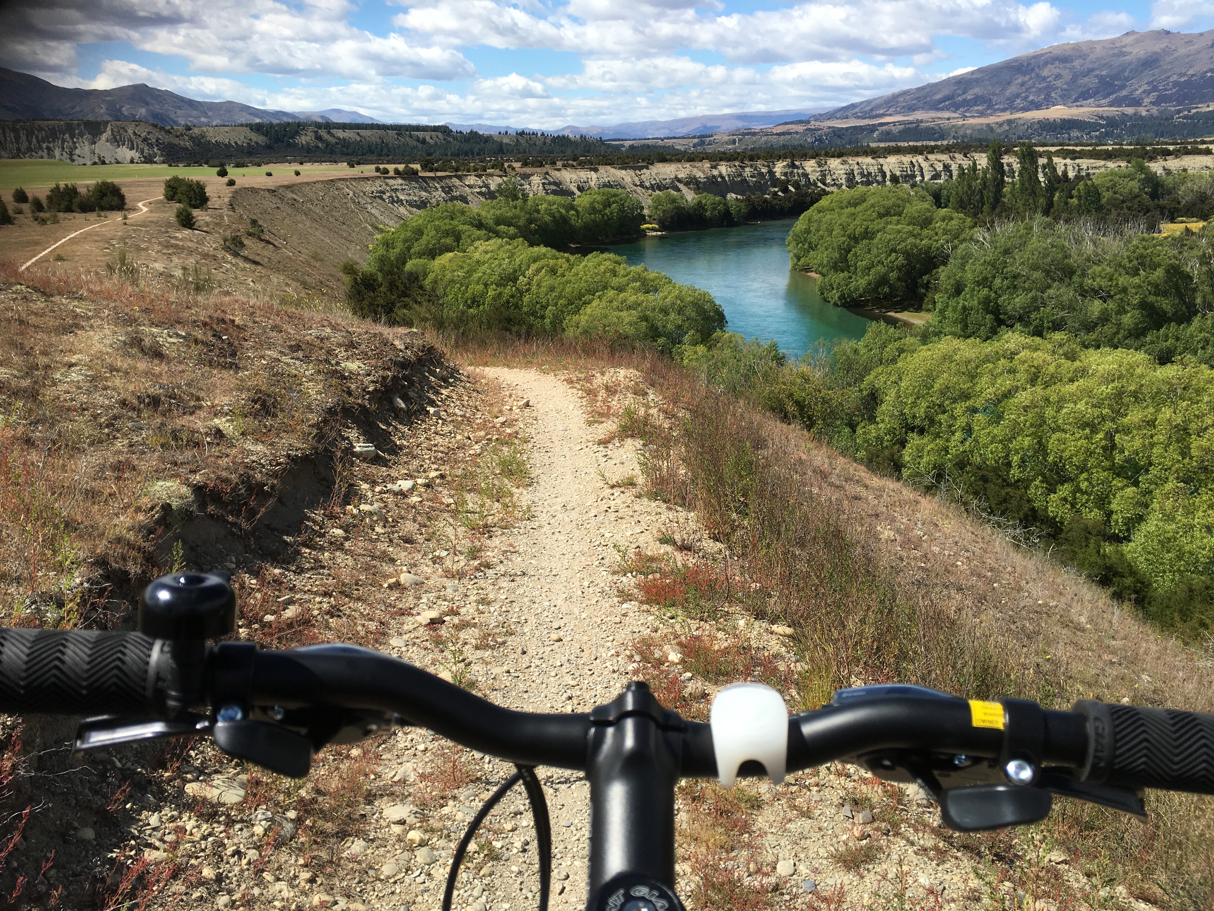 Bike along the Clutha River